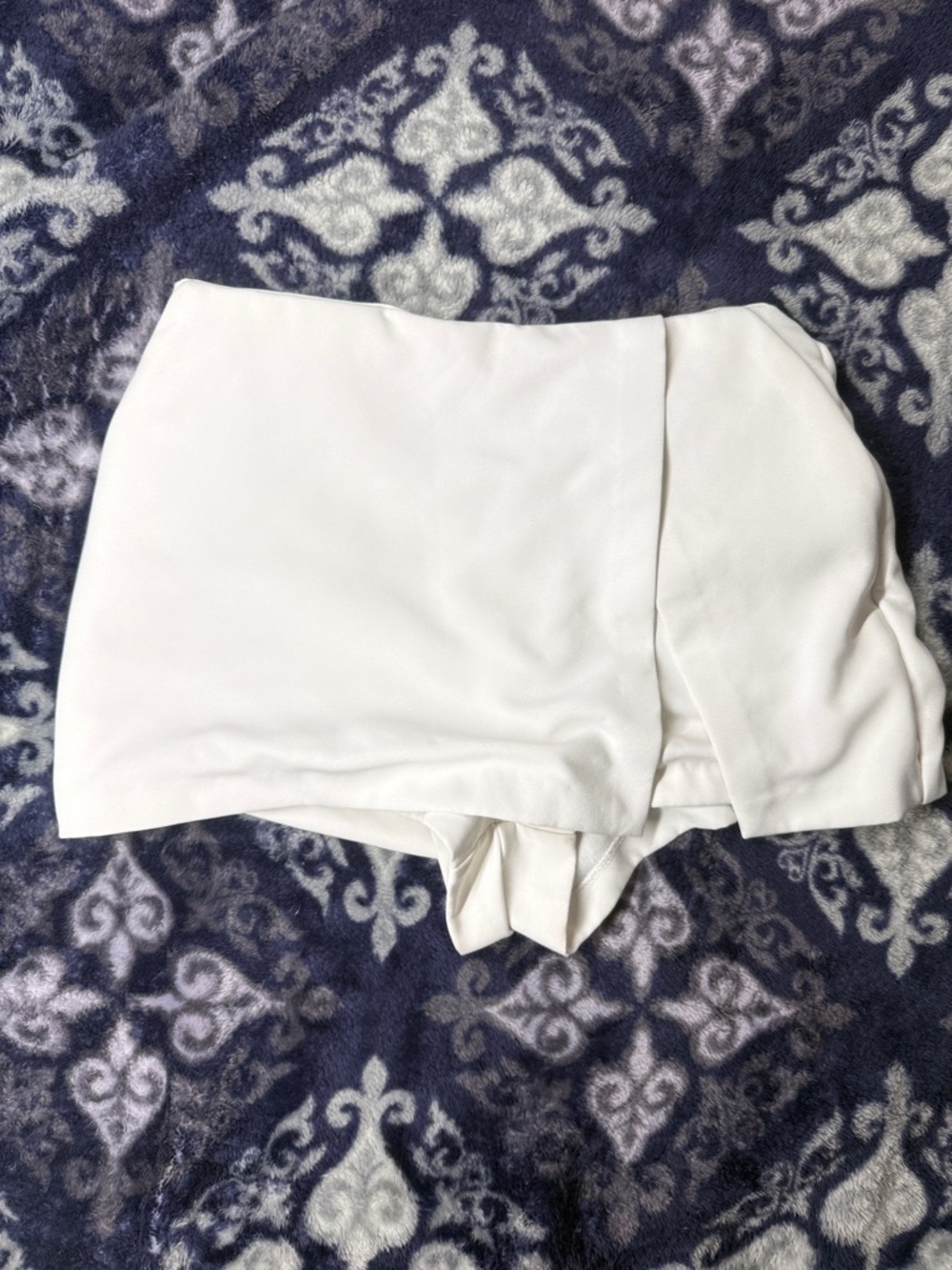 Women’s White Forever 21 Skort Shorts - Lightweight Layered Design - Large